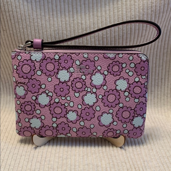 NWT - Coach Corner Zip Wristlet With Floral Print - Picture 4 of 14